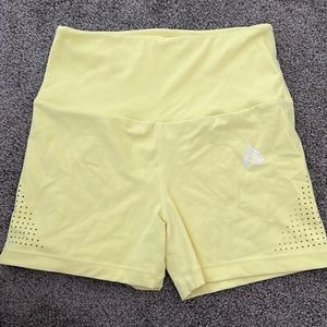 RyderWear pastel yellow shorts size small, great condition!